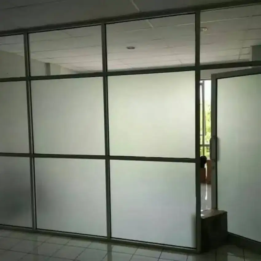 Sekat ruangan kantor