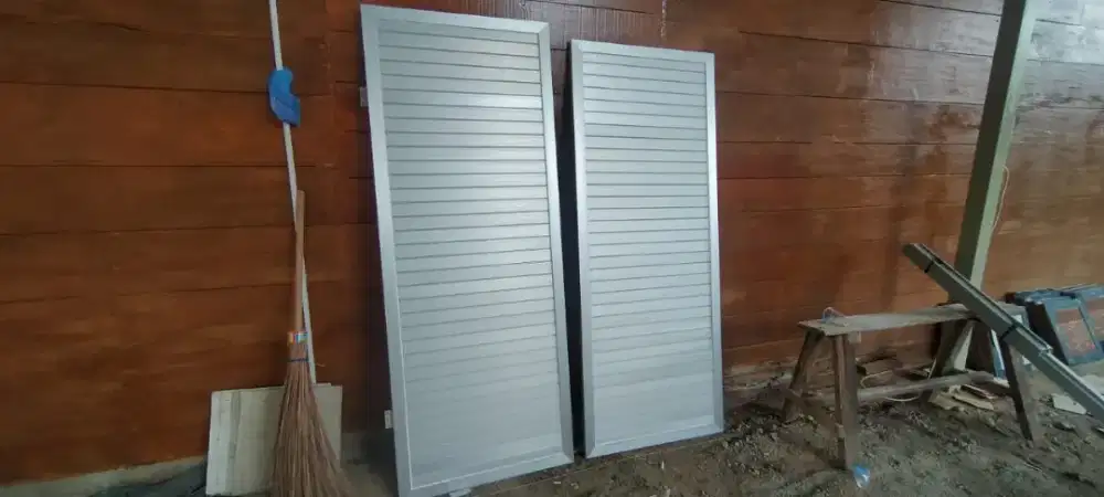 Pintu toilet aluminium tempahan baru