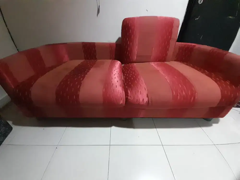 Sofa 2 seater merah pink