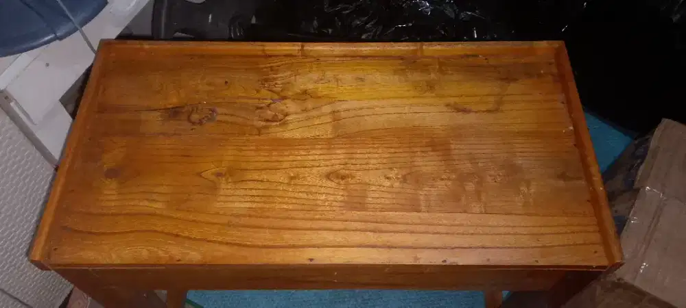 Meja kayu masih bagus