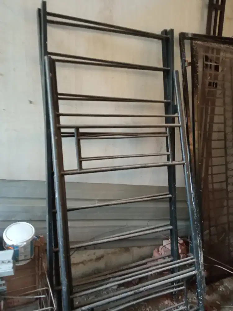 Tempat tidur 2 tingkat