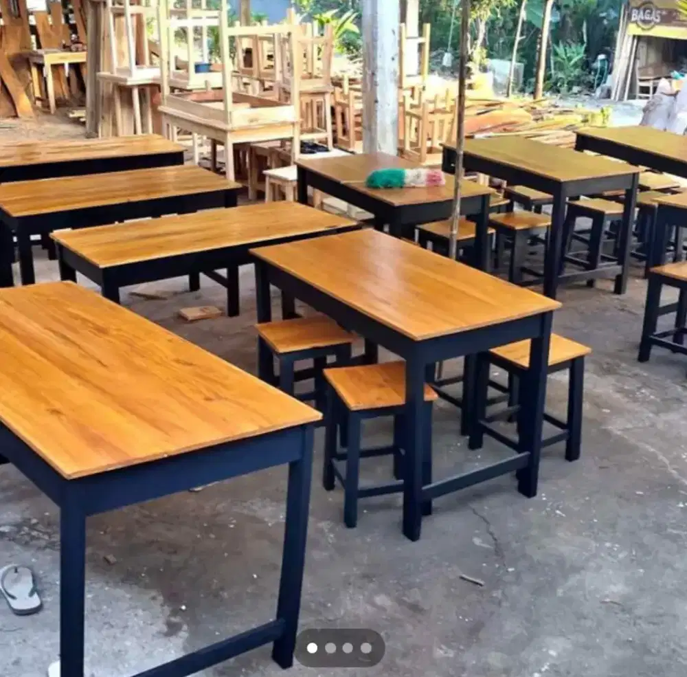 Di juwal meja kursi makan 1 set kursi 4 meja 1