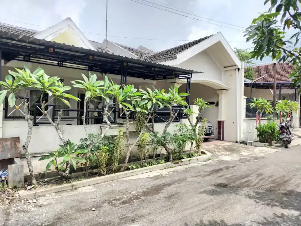 Rumah dekat RRI di Perumahan Bukit Permai Jember