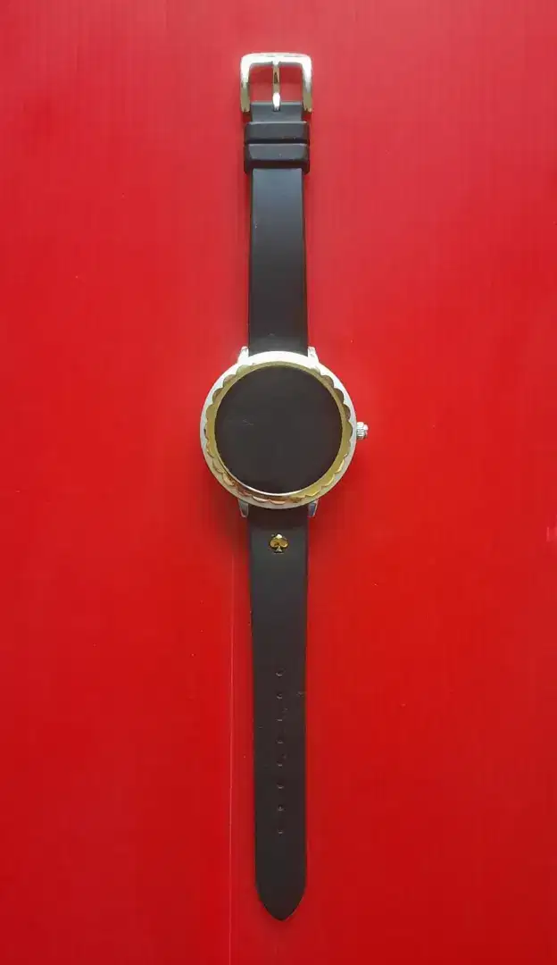 Kate Spade Scallop Smartwatch