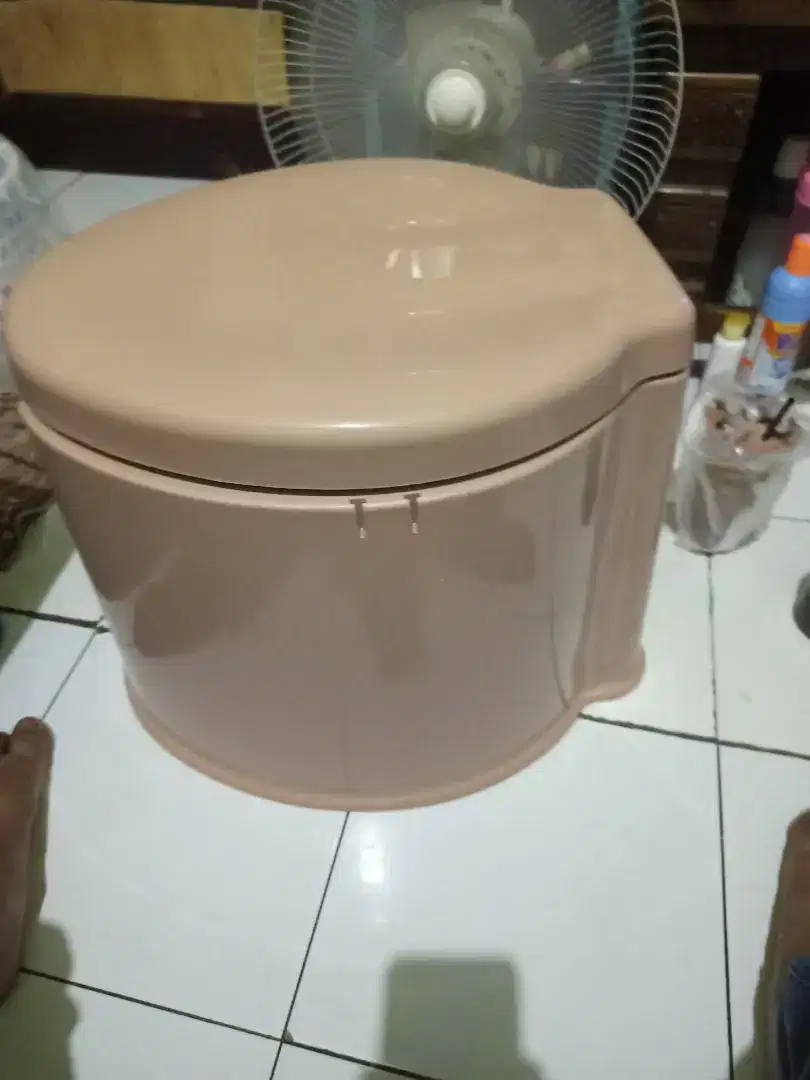 Mobile toilet closet jongkok kursi duduk.