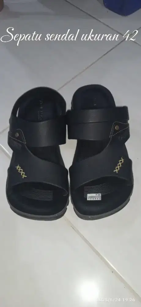 Sepatu sendal uk.42