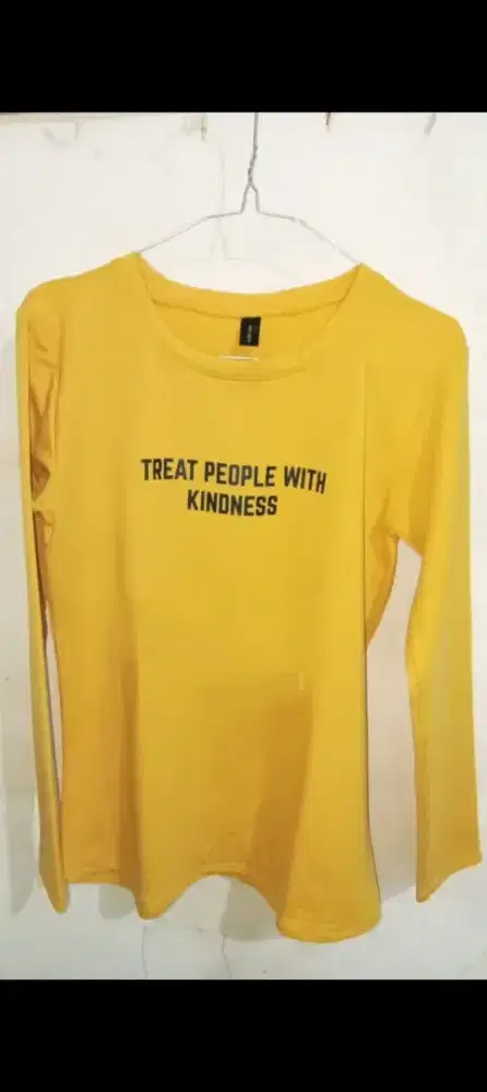 Kaos wanita lengan panjang