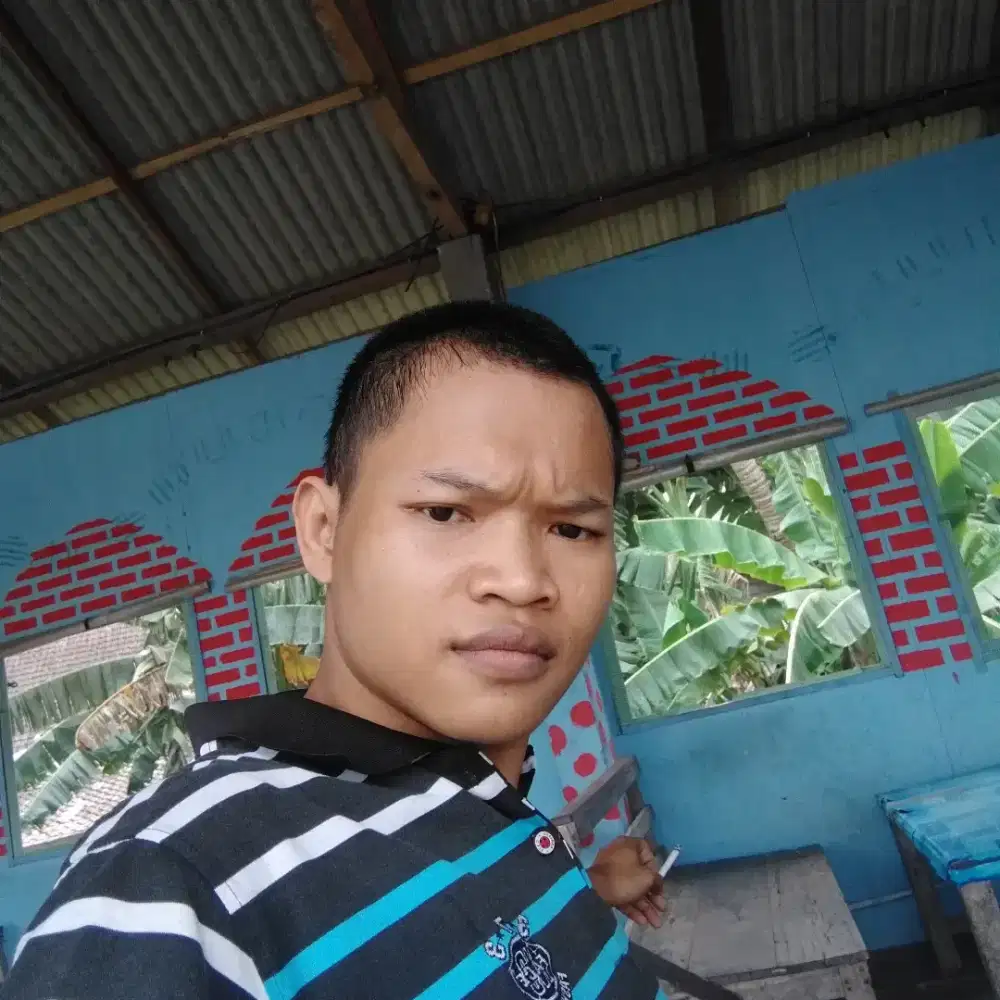 Saya dari Klaten kota sedang mencari pekerjaan pelayan serabutan