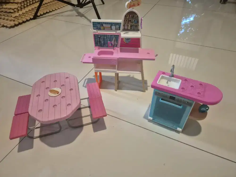 Mainan Meja Taman, Rak Cuci & Mesin Cuci Barbie