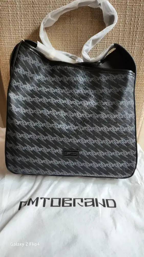 OMTO SLING Bag wanita