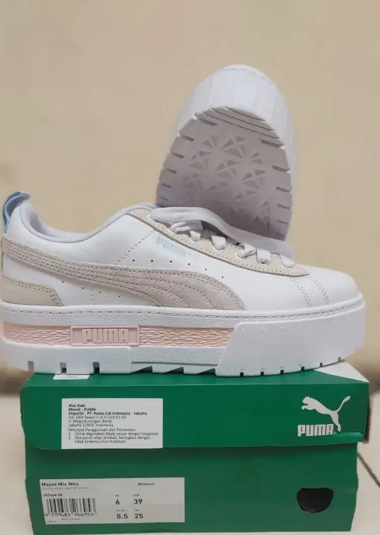 Sepatu Olahraga Wanita PUMA Promo