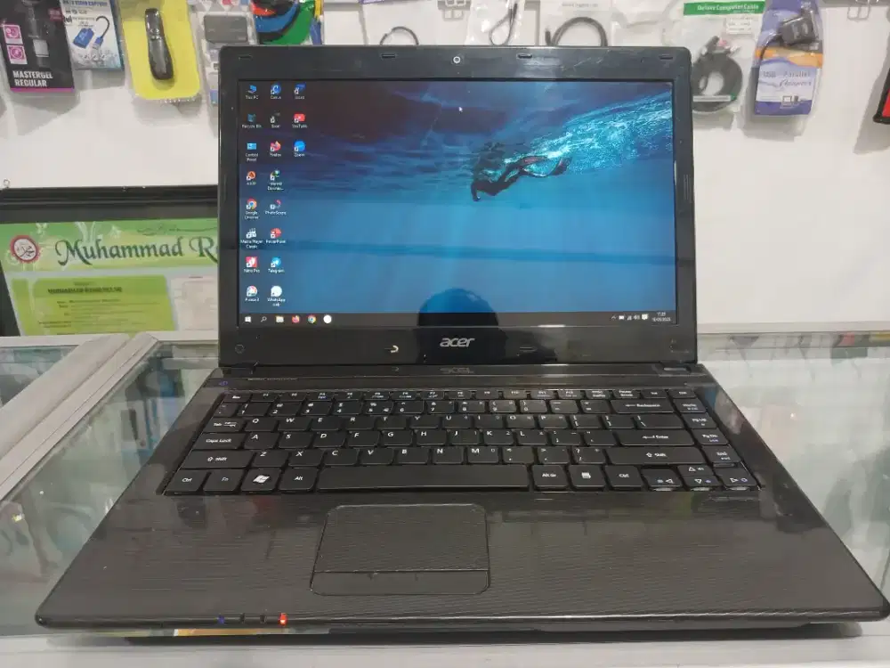 Acer Ram 4GB SSD128GB HDD500GB