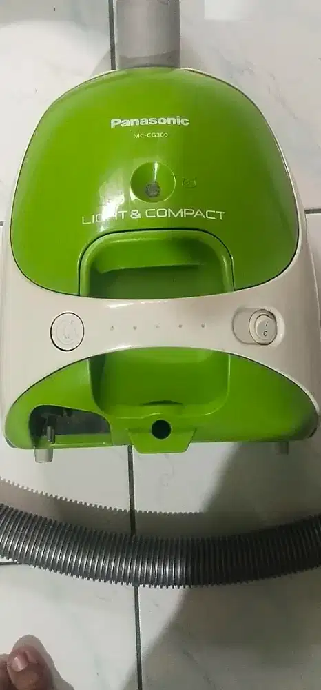 Vacum Cleaner Merk Panasonic MC-CG300