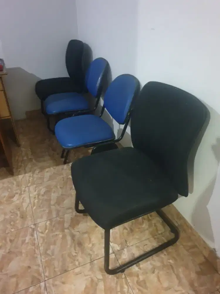 Kursi Kantor Lobby Tunggu Vilato Bangku Kerja Mewah Besi Bantal Empuk