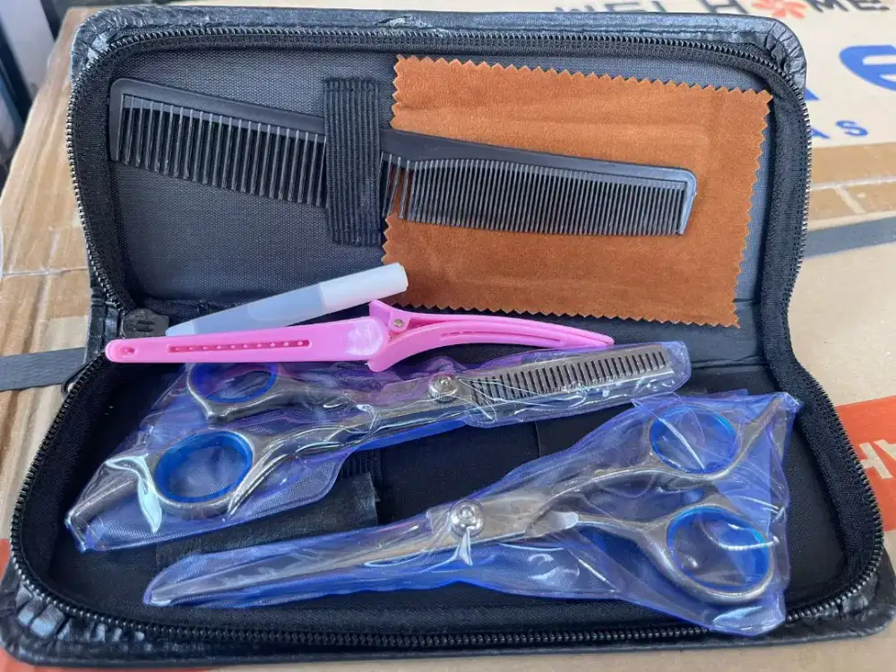 Baru paket gunting cukur stenles rainbow komplit dompet ya