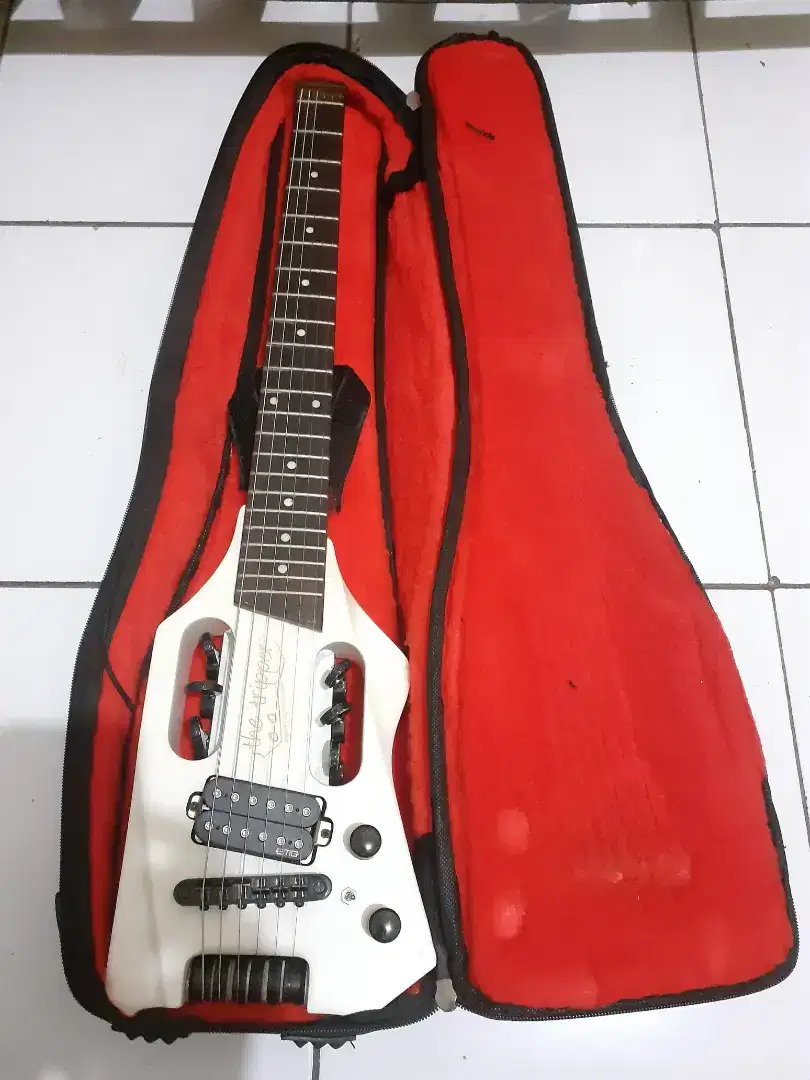 Gitar Listrik Stranough The Tripper Headless, not Fender, not Ibanez