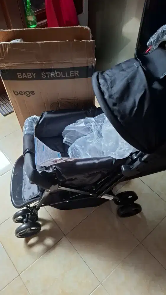 Stroler Bayi Merk Beige Warna Hitam
