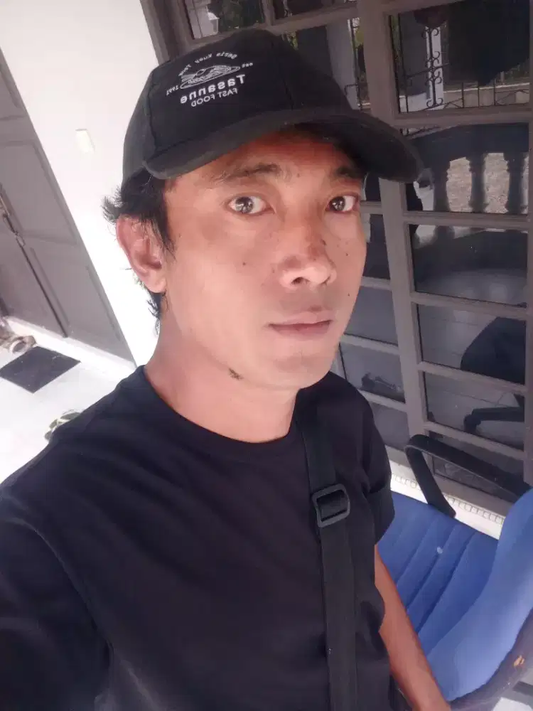 Mencari pekerjaan apa saja,  basic koki dan terapist spa