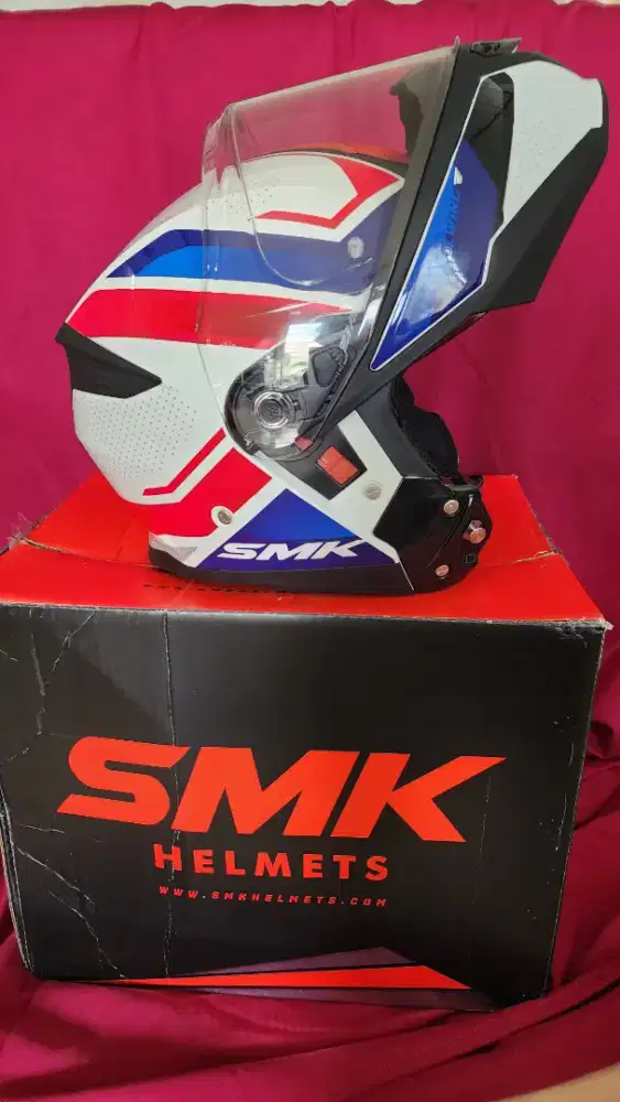 Helm SMK GULLWING SUPERTOUR GL 153 | White Blue Red | Modular