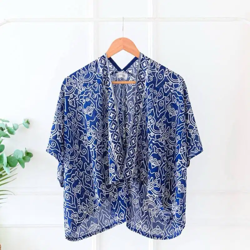 ATASAN BATIK MODERN WANITA OUTER CROP MOTIF BATIK
