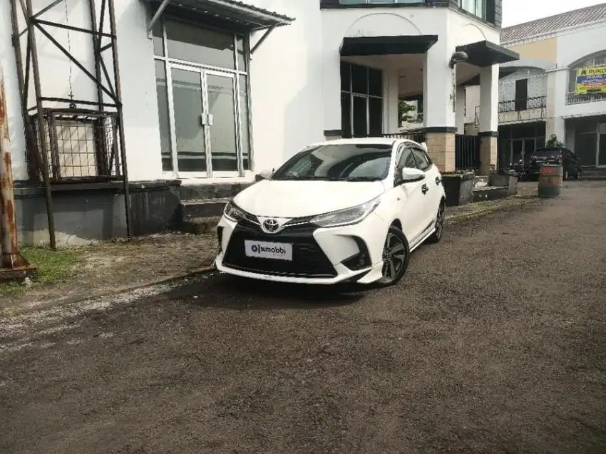 KM Rendah - TOYOTA YARIS 1.5 S GR SPORT BENSIN M/T 2021 PUTIH