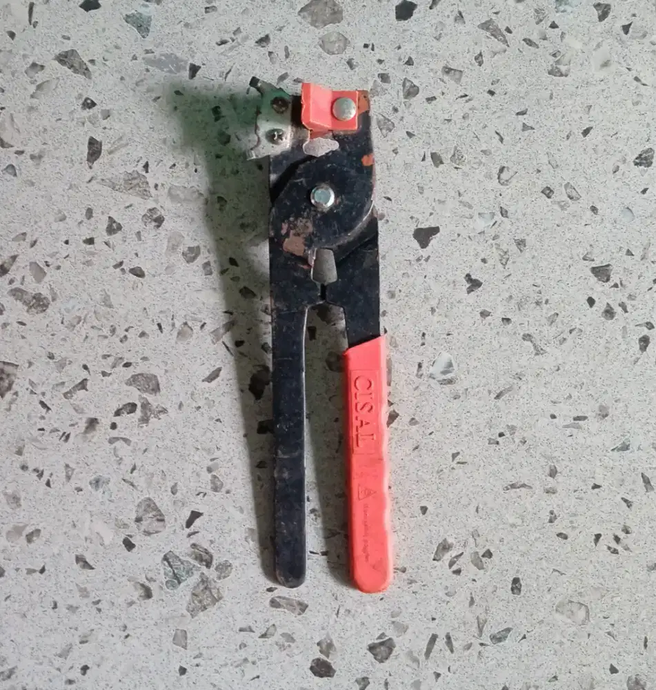 Alat Pemotong Keramik