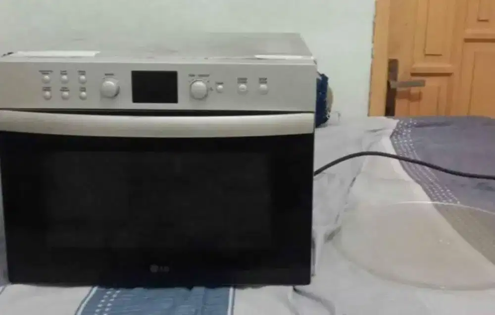 Microwave LG Silver