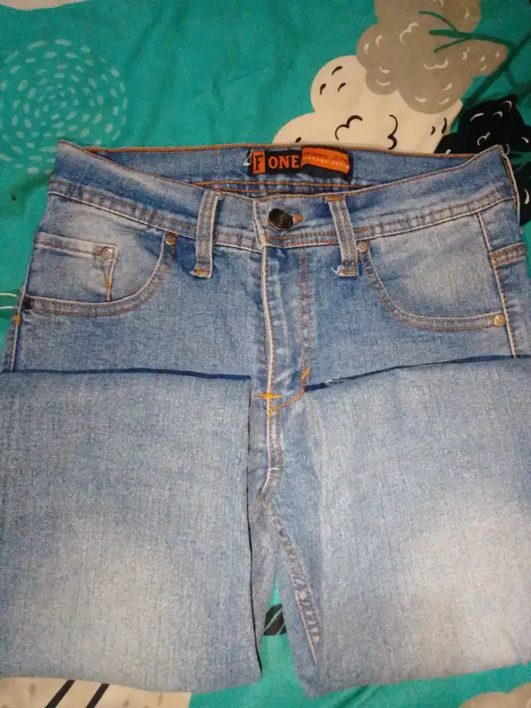 Celana jeans panjang wanita