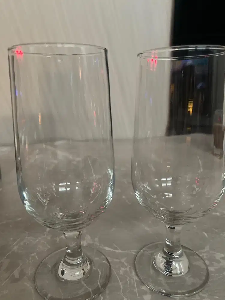 Gelas wine bir informa