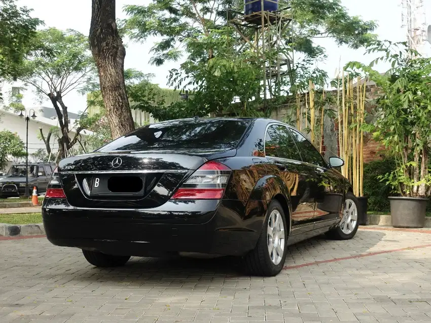 Mercedes Benz S300L (W221) 2008 Original Condition ( service record )