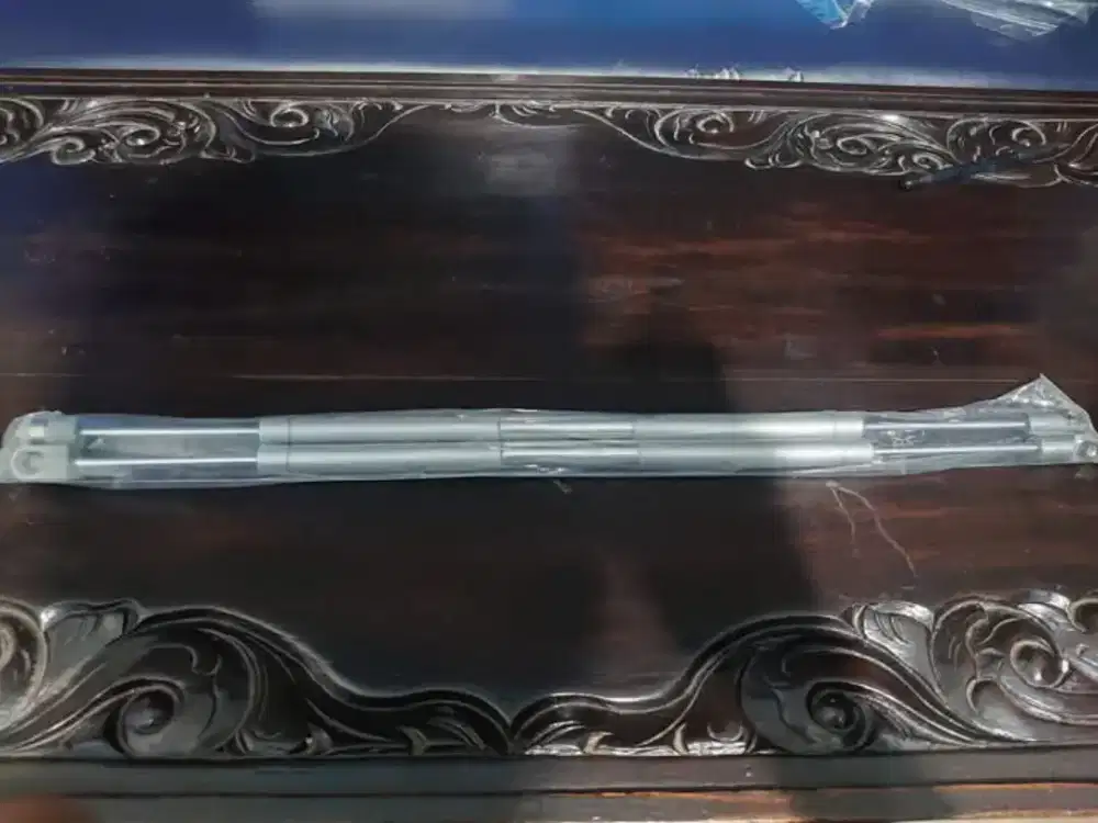 Shockbreaker kaca belakang OPEL BLAZER