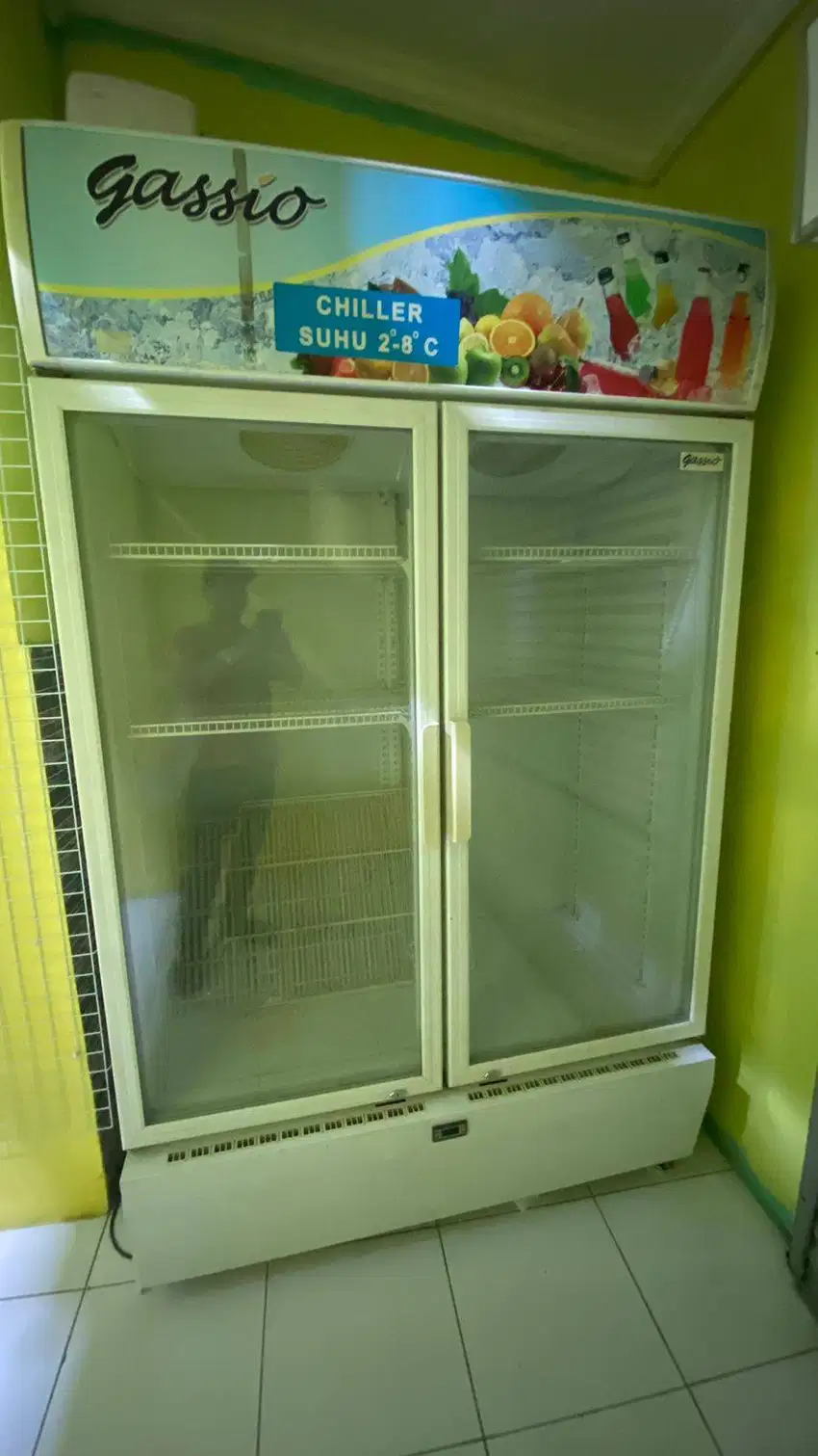 Frezzer dan showcase 2 pintu