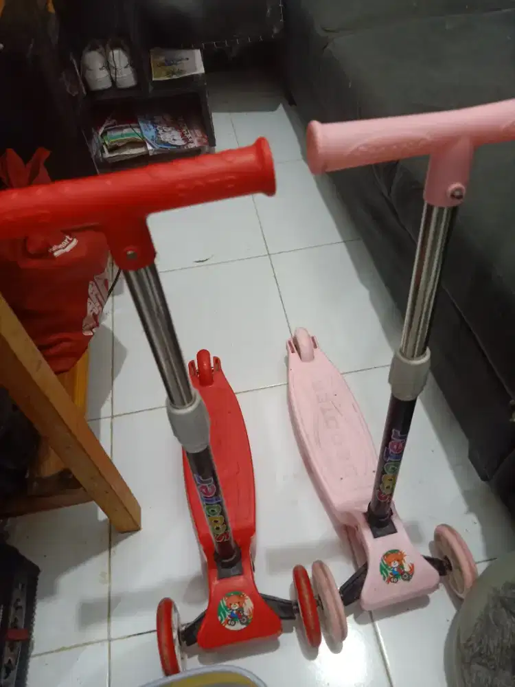 Stroller anak2 ada 2 wrna pink n merah