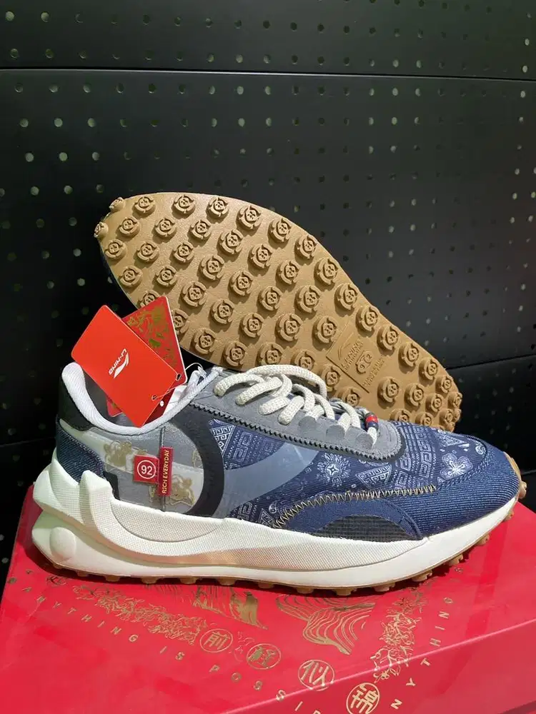 Sepatu sneaker Lining original keren edisi Rich everyday