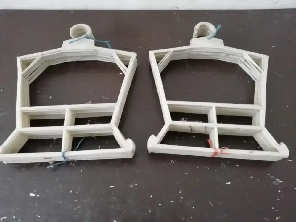 Hanger. Gantungan baju anak