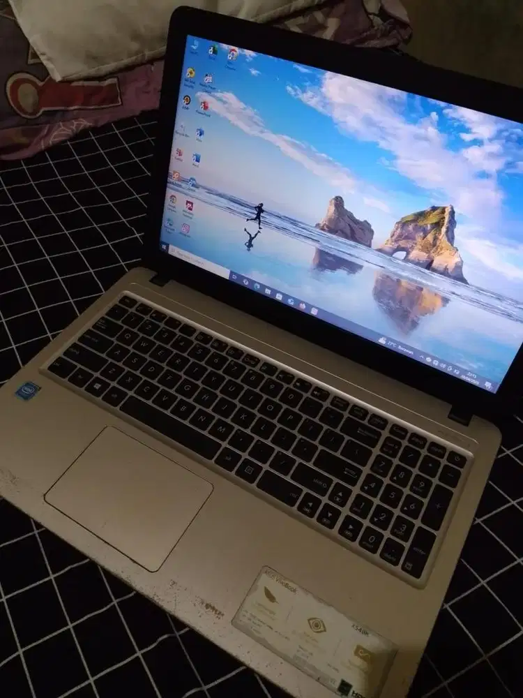Laptop Asus 15 Inch