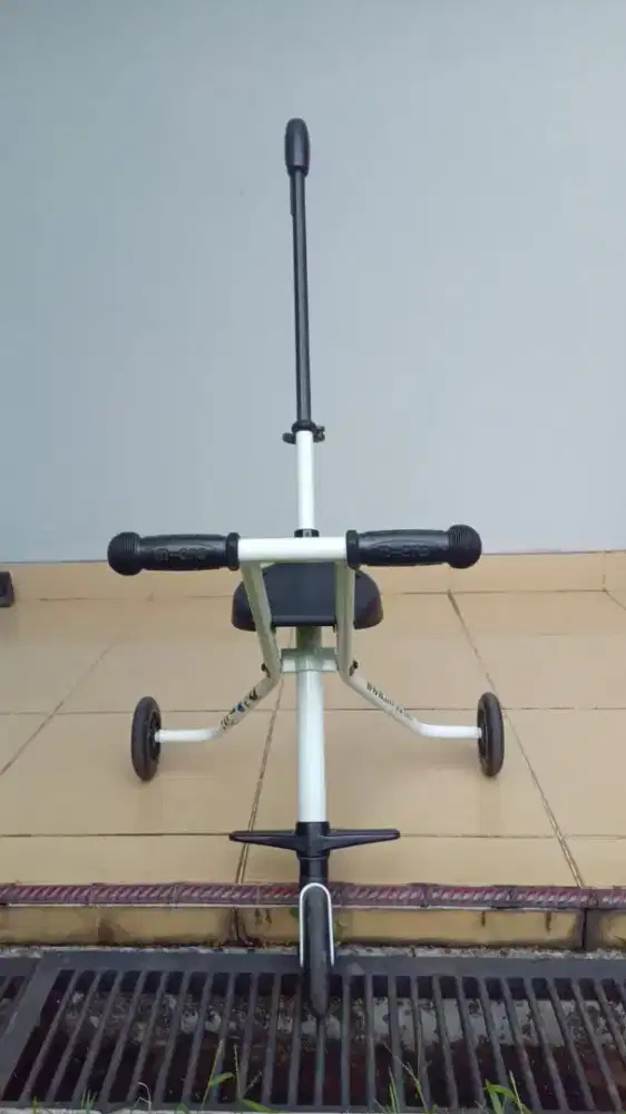 Micro trike basic putih