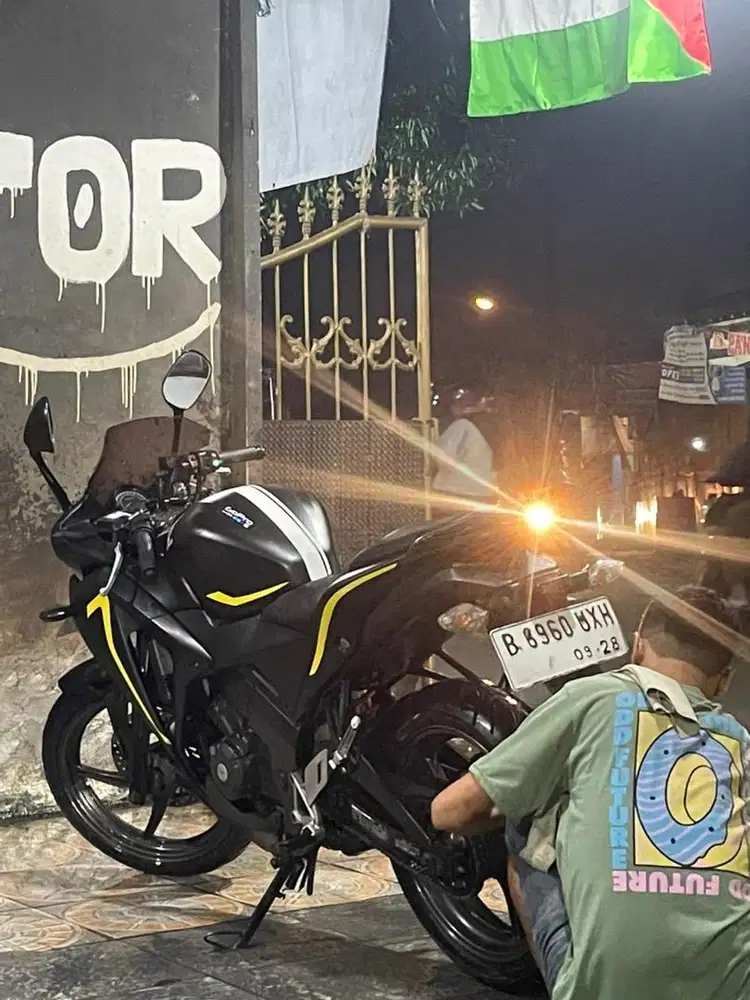 JUAL MURAH CBR 150 RC HITAM THN 2012