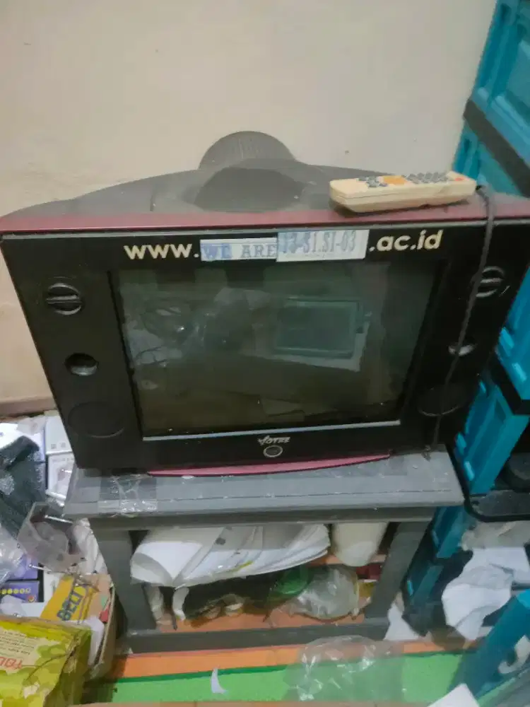 Tv votre 14 inch flat bonus meja tv+ antena bukan samsung lg xiomi tcl