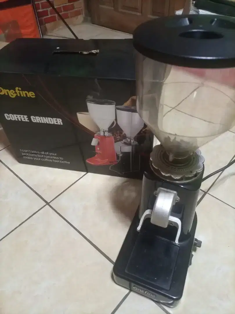 Coffee Maker dan Grinder Coffe (Mesin pembuat kopi)