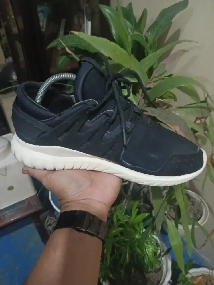 Sepatu Adidas Tobular radial size 42 insol 26,5 cm