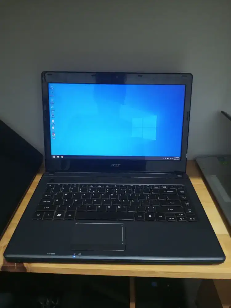 Acer 4739 Core i3 - 2.4 Ghz DDR 4GB HDD 500GB 14 Baterai 1 jam