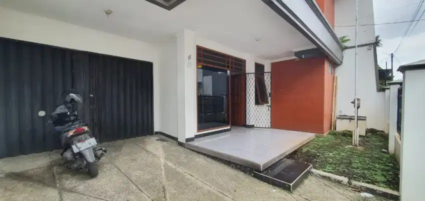 Rumah strategis siap pakai bisa kantor di pasirluyu BKR bandung