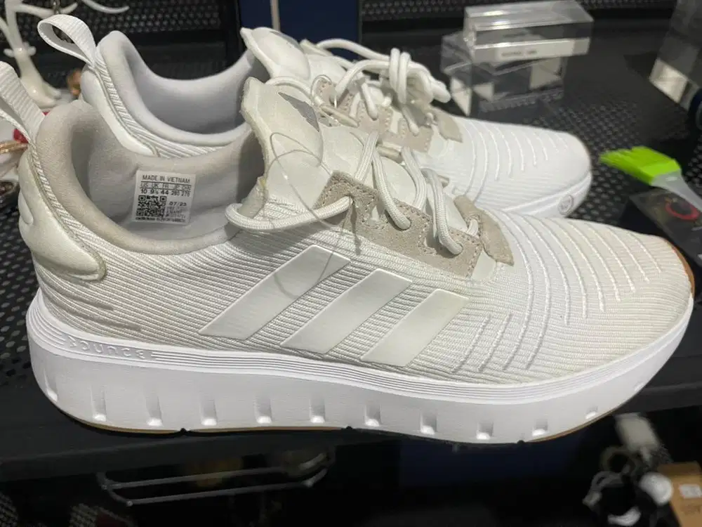 ADIDAS MEN RUNNING SHOES