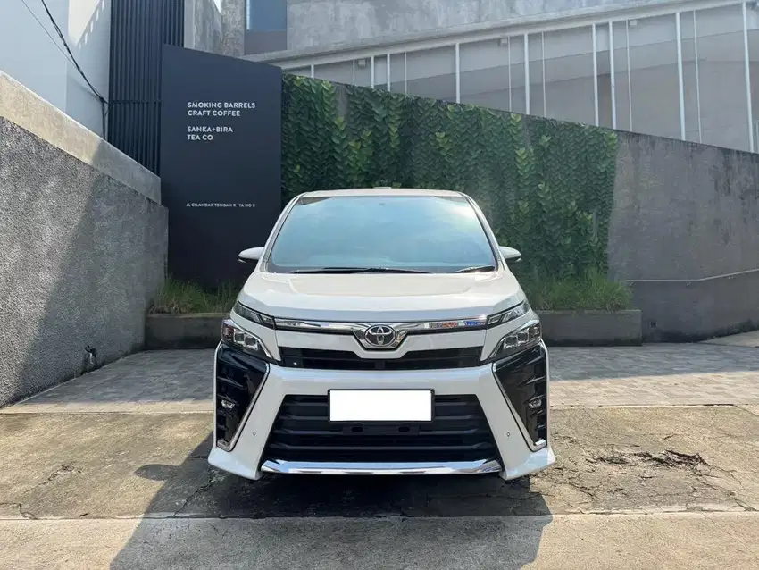 (CASH & LOW KM) TOYOTA VOXY 2018 CBU JAPAN ATPM