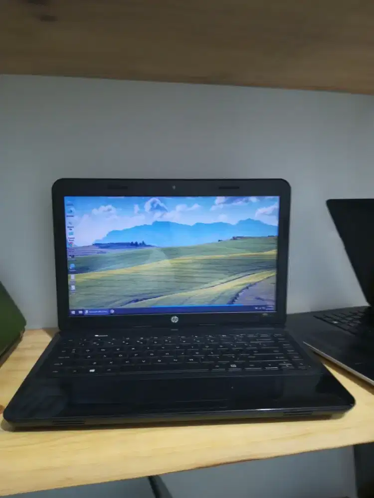 Laptop HP 1000 AMD E1-1200 Radeon DDR 4GB 500GB 14 Baterai 2 Jam