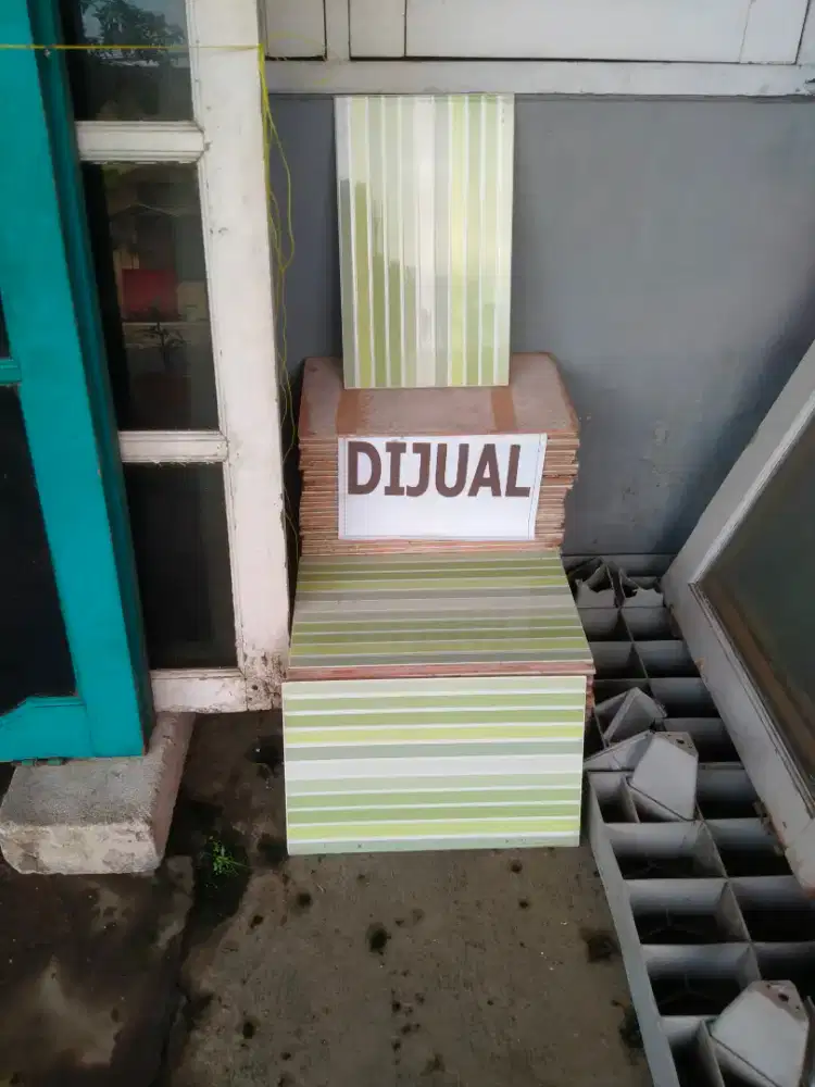 Jual Keramik dan wc Ina, harga nego