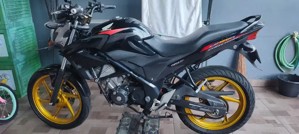 Honda CB 150 R streetfire