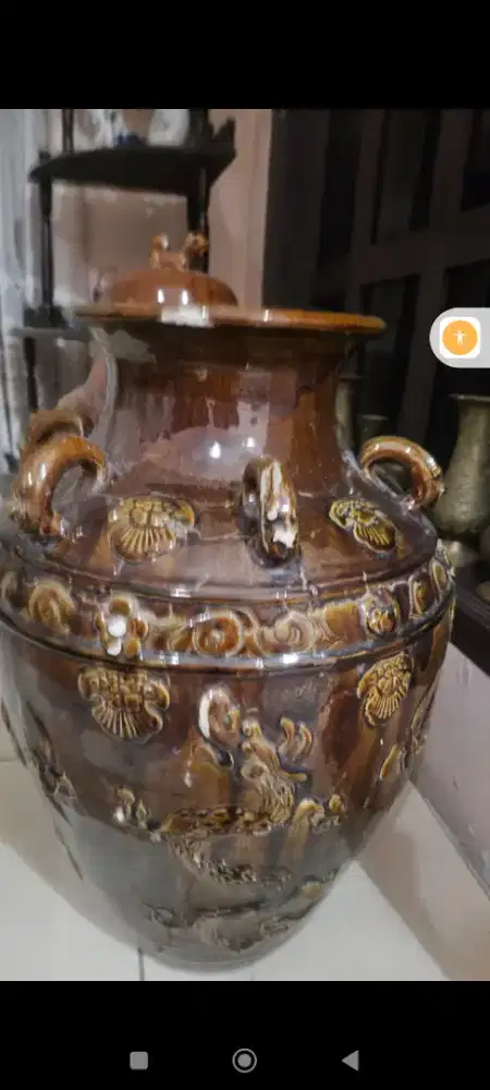 Gentong guci coklat tanah