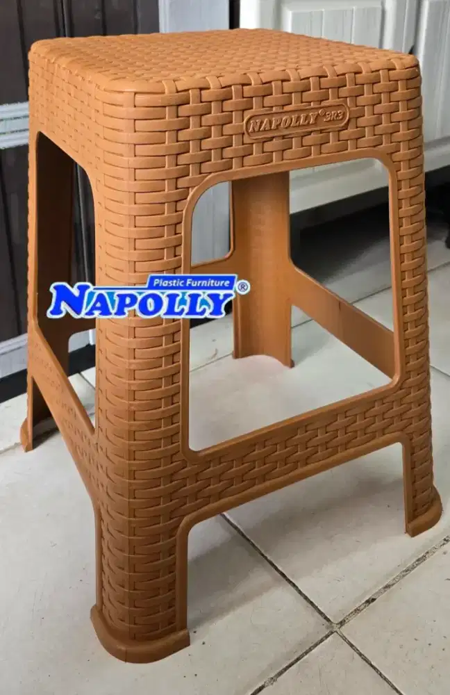 Kursi baso plastik napolly coklat muda